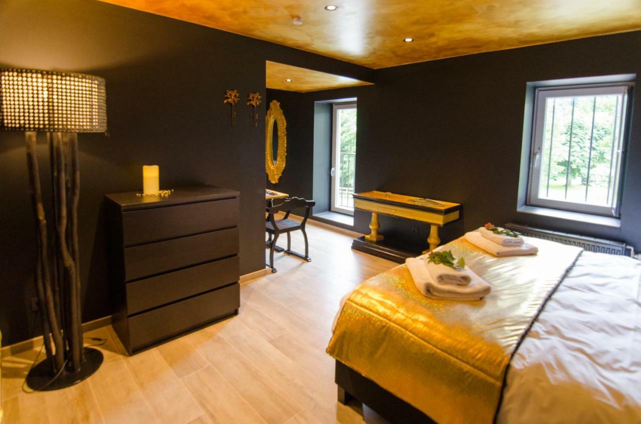 River Lodge Hotel Insolite Maredsous Luaran gambar